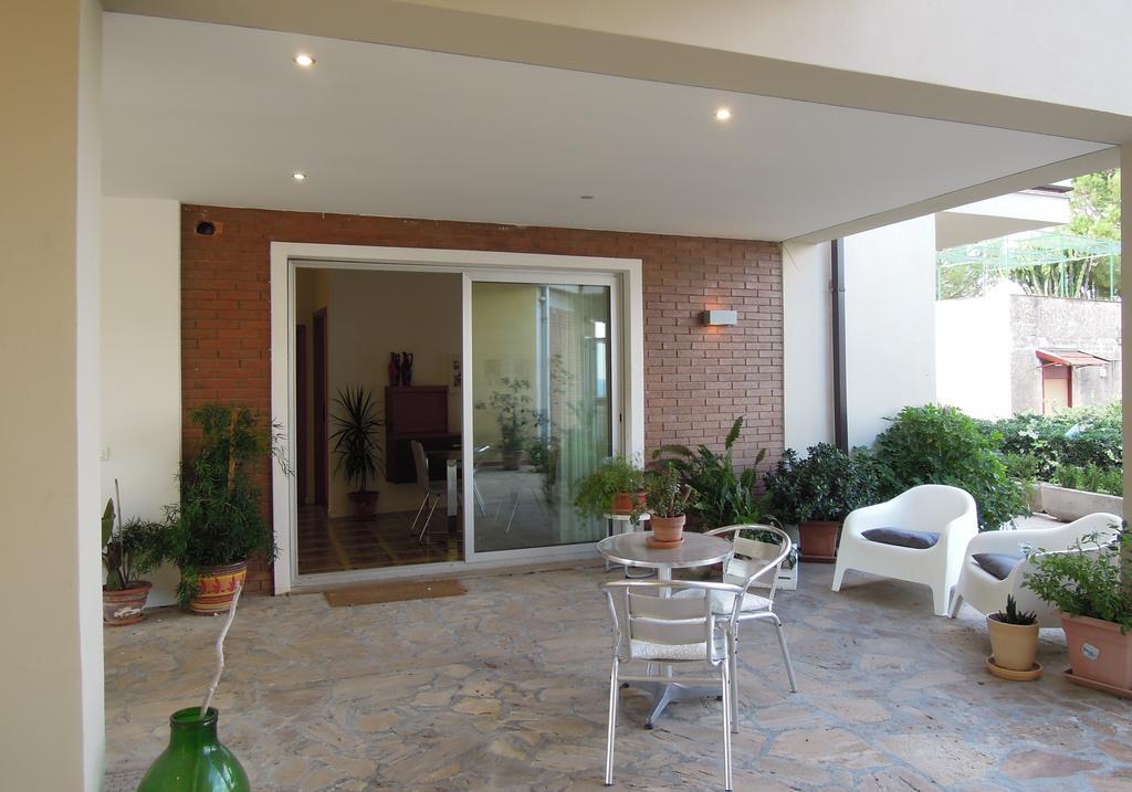 Zaghouses - Sea View Apartments In Sicily Agnone Bagni Room photo